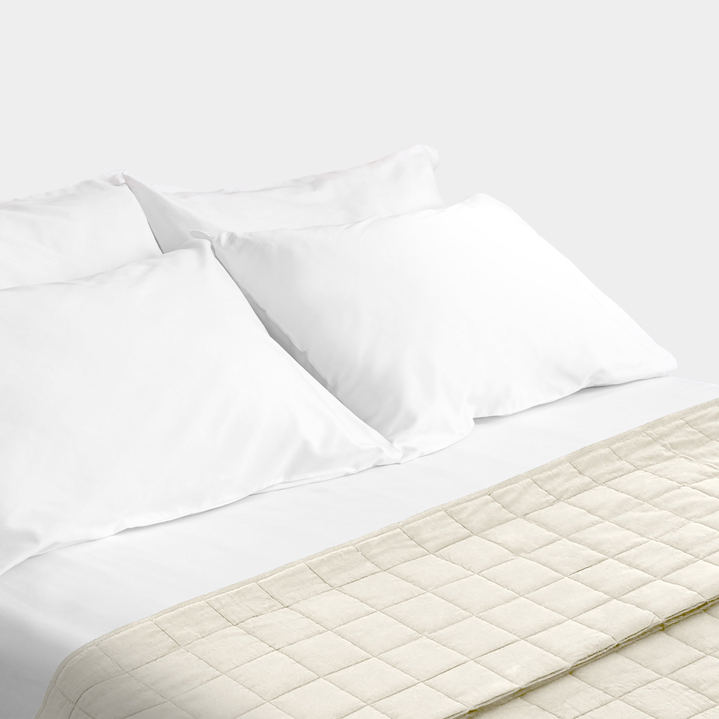 SOJAO quilt set in Natural and white bedsheets