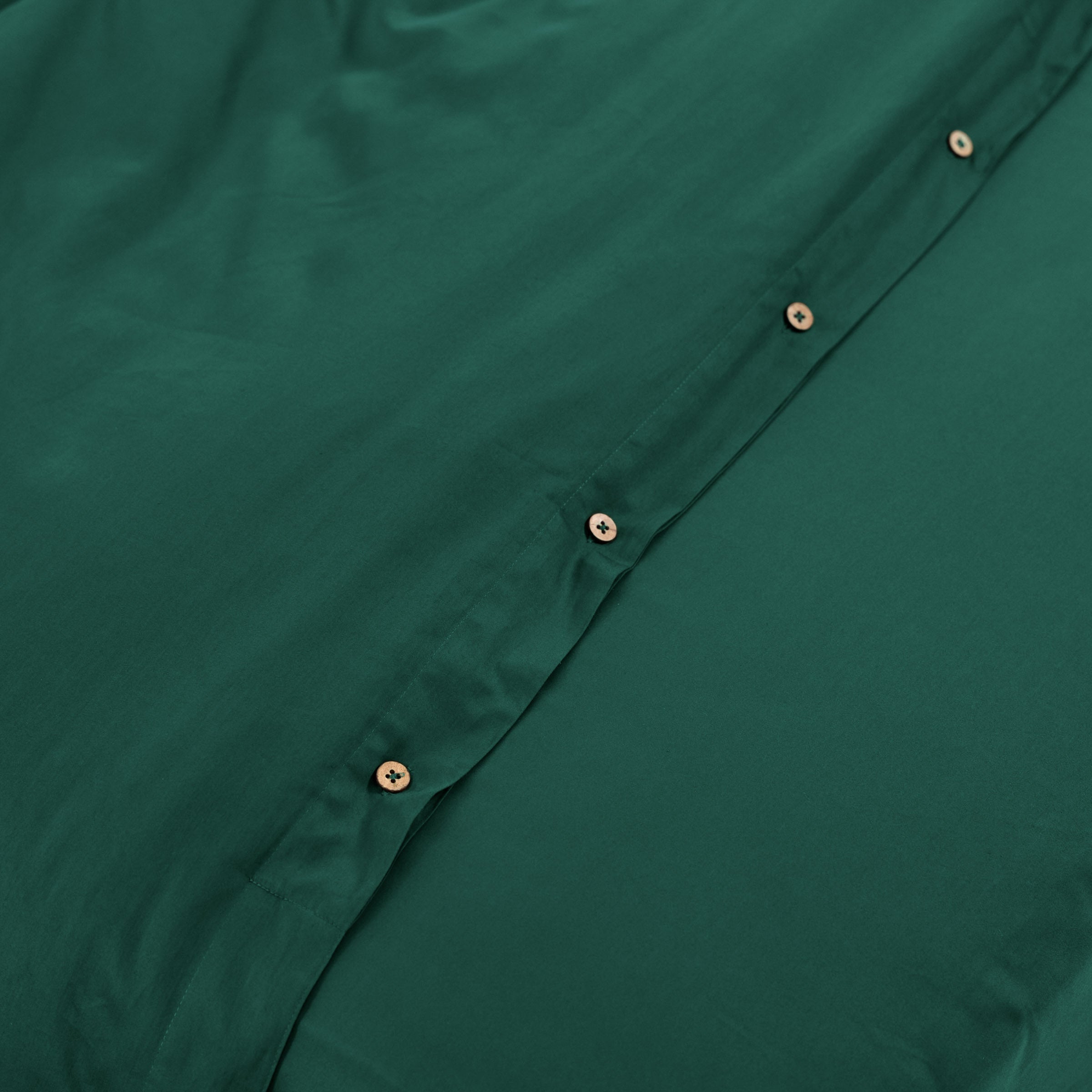 classic-forest-green-duvet-cover-coconut-buttons-by-sojao