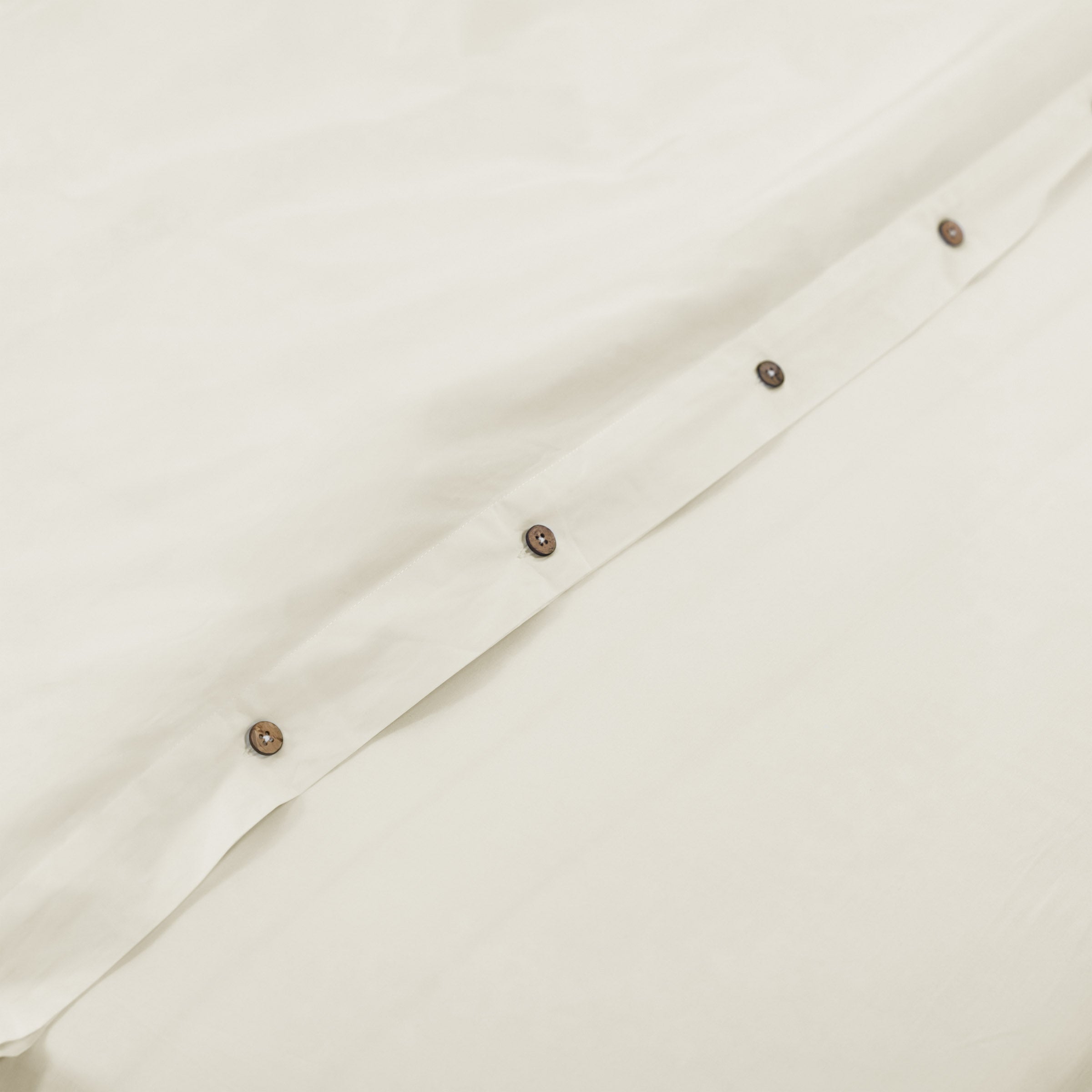 classic-natural-undyed-duvet-cover-coconut-buttons-by-sojao