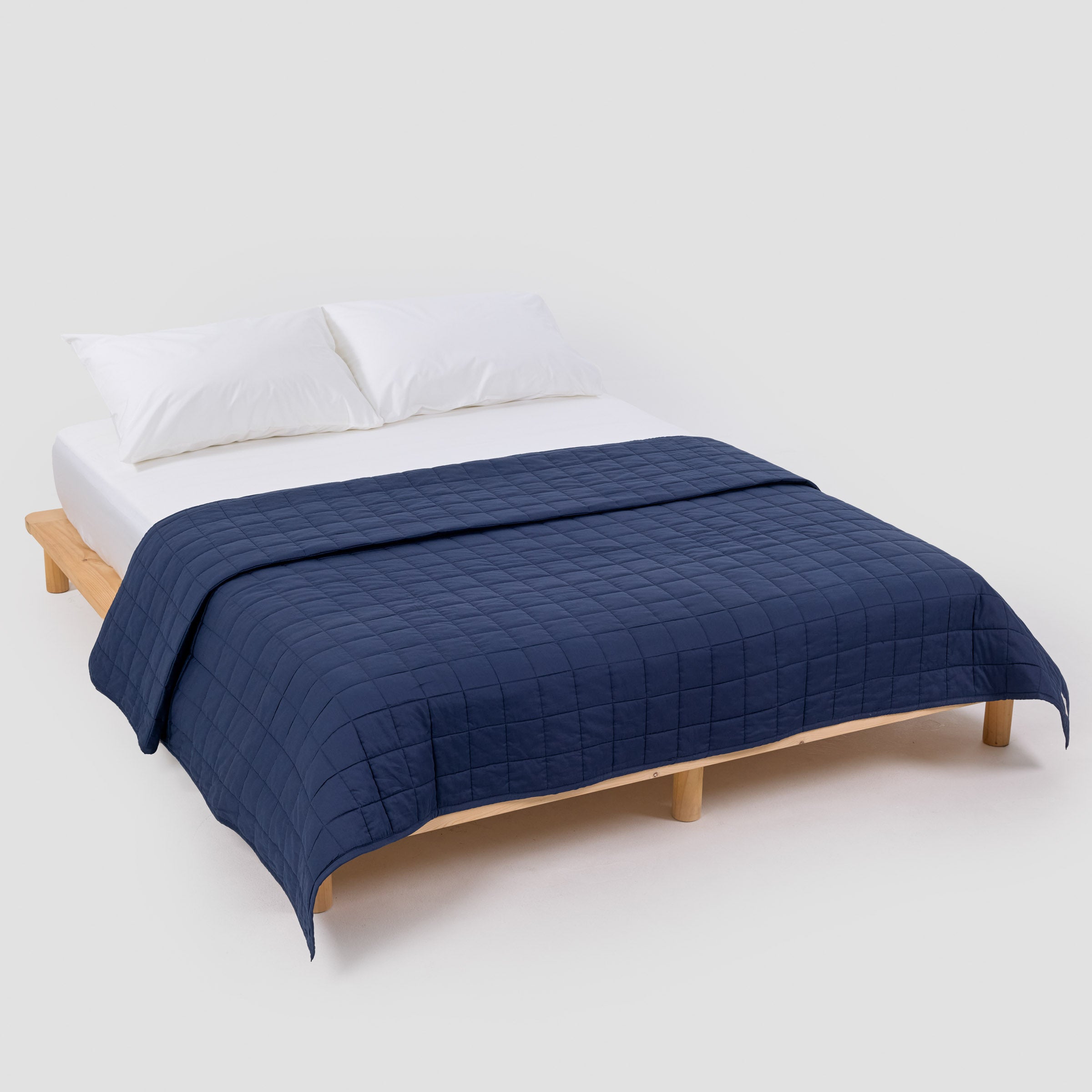 organic-cotton-quilt-in-navy-colour-by-sojao