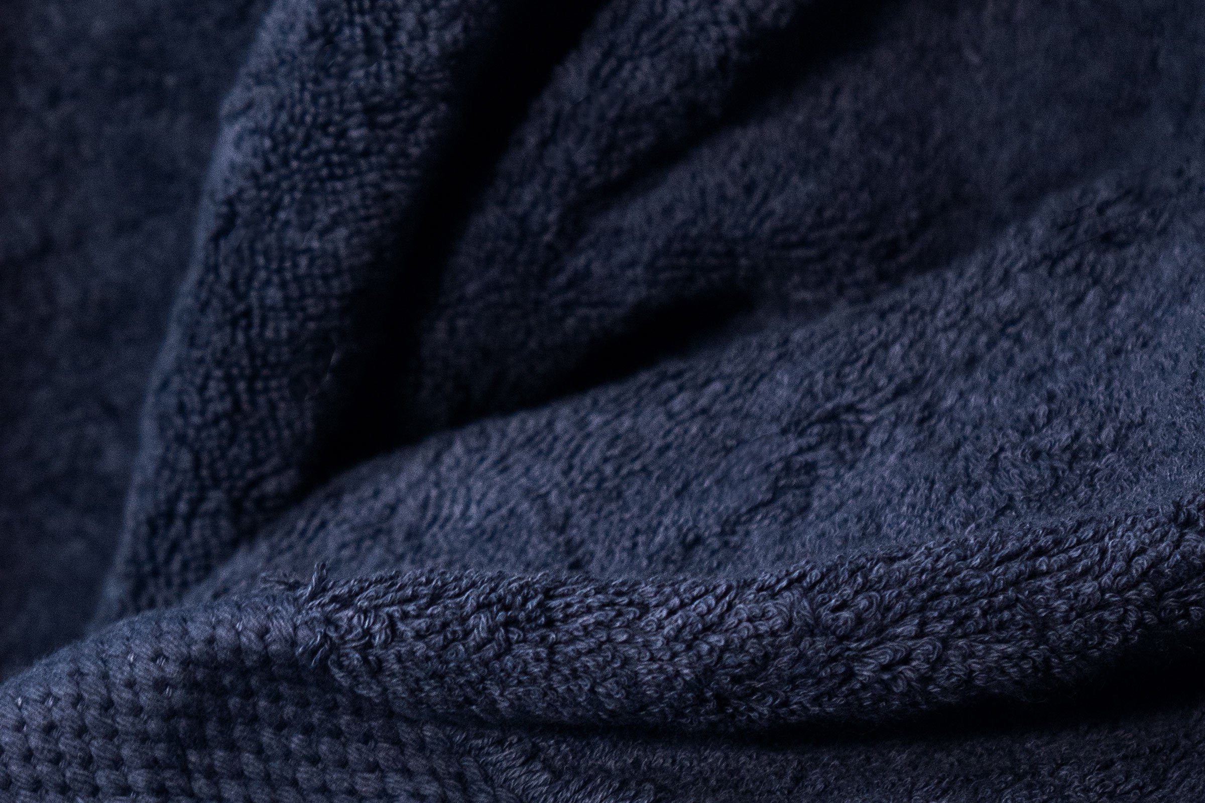 organic-cotton-bath-towel-details-in-navy-colour-by-sojao