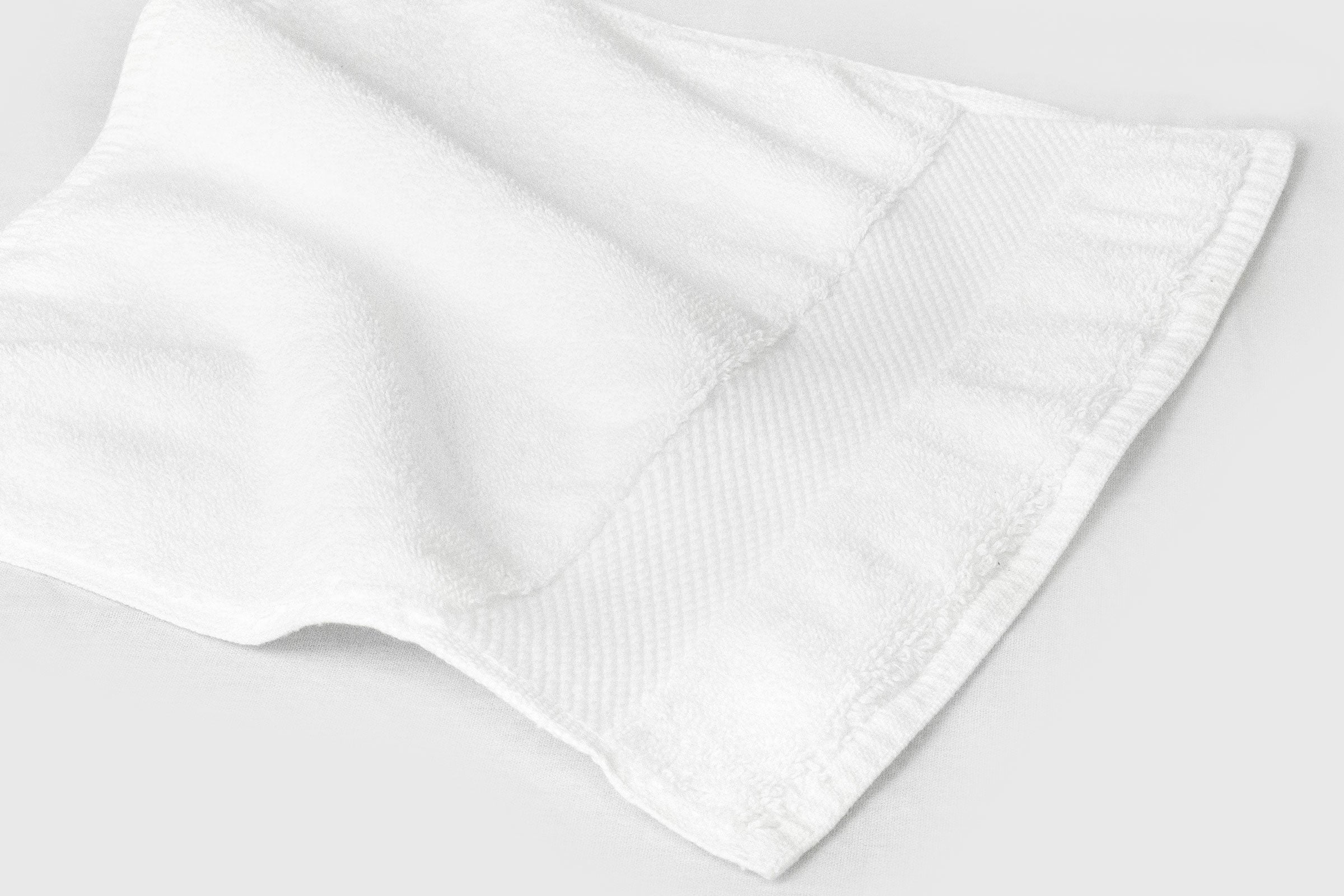 organic-cotton-face-towel-pair-in-white-colour-by-sojao
